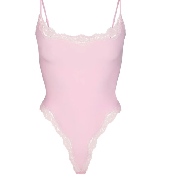 SKIMS Tops - Skims fits everybody lace cami bodysuit